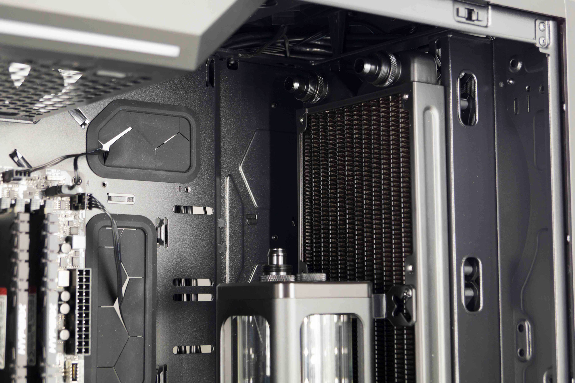 Test du RAIJINTEK SCYLLA Elite CA360 14 Raijintek scylla elite ca360 montage 013