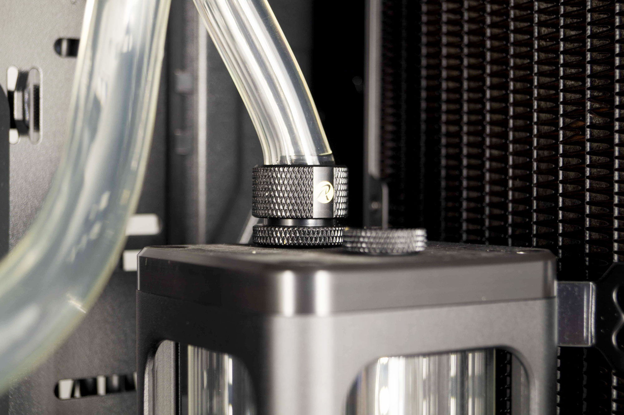 Test du RAIJINTEK SCYLLA Elite CA360 18 Raijintek scylla elite ca360 montage 017