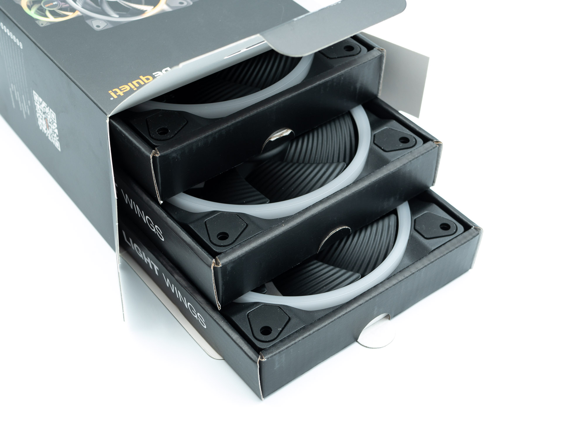 Test be quiet! Light Wings 120 mm PWM : RGB On 7 Be Quiet Light Wings 120 7