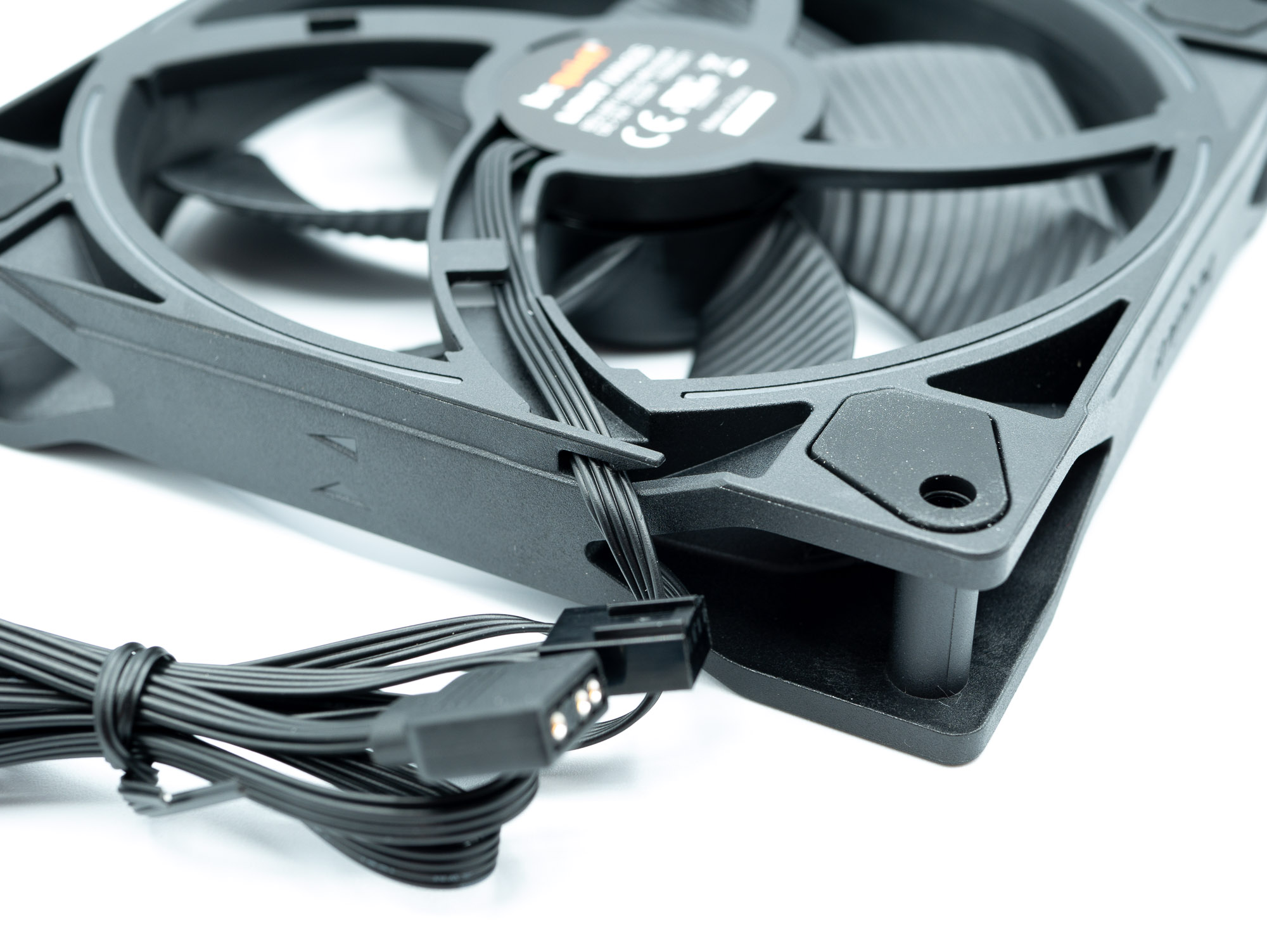 Test be quiet! Light Wings 140 PWM : Silence et Lumière 10 Be Quiet Light Wings 120 9