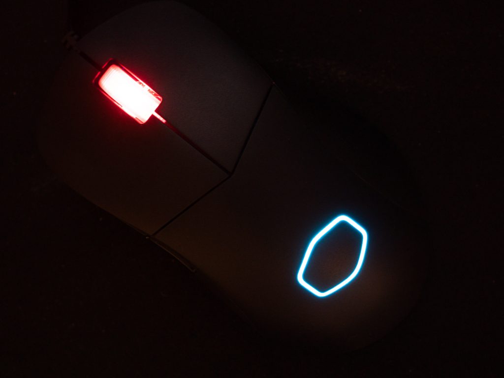 Test Cooler Master MM730 : légèreté et rapidité 12 Cooler Master Mm730 39