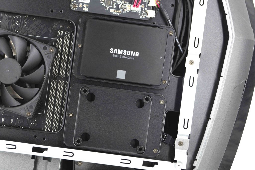 Test du MSI MEG AEGIS TI5 11 Msi Meg Aegis Ti5 040