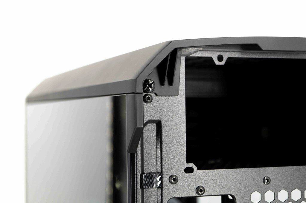 Fractal Torrent Compact 023