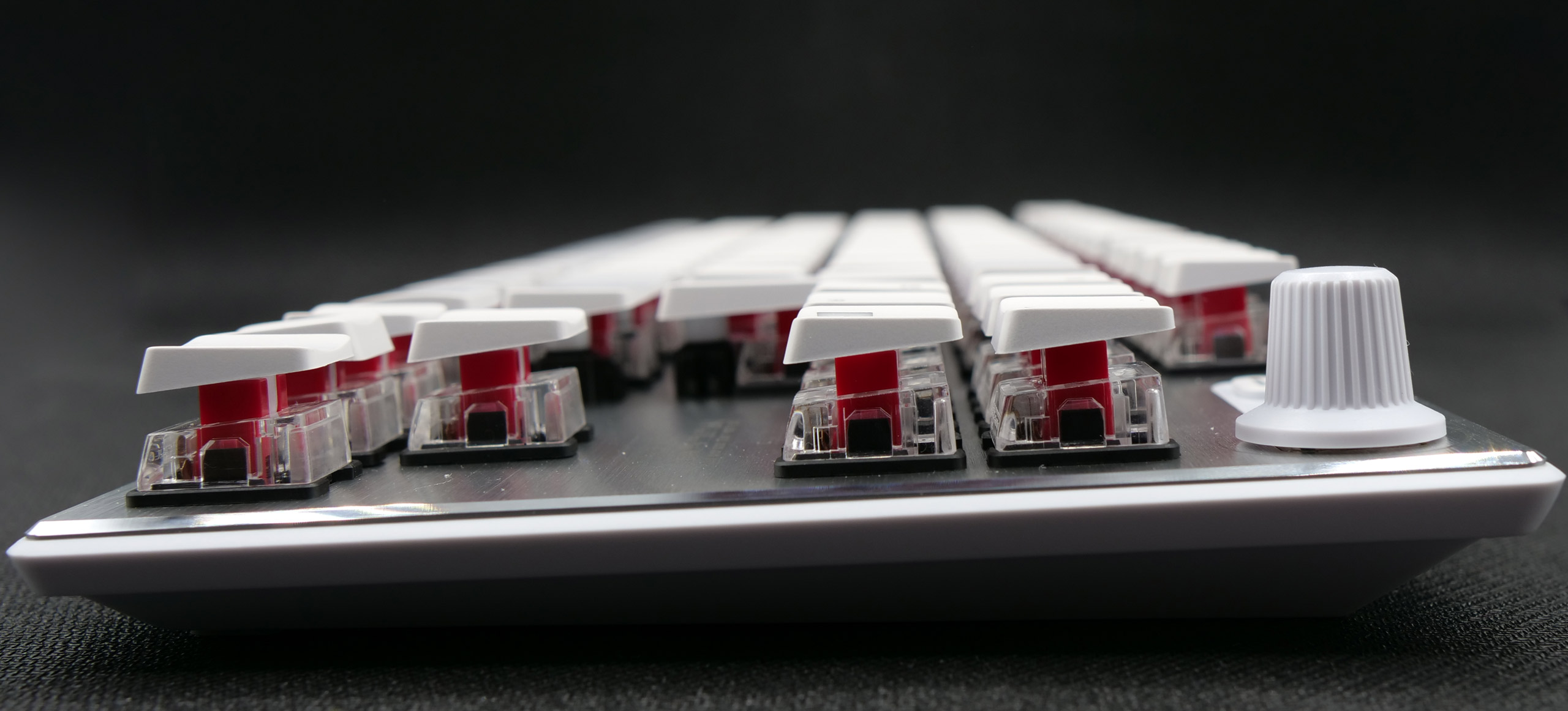 Test Roccat Vulcan Tkl Pro White : Explosif 6 Roccat Vulcan Tkl Pro Emballage Position Plate