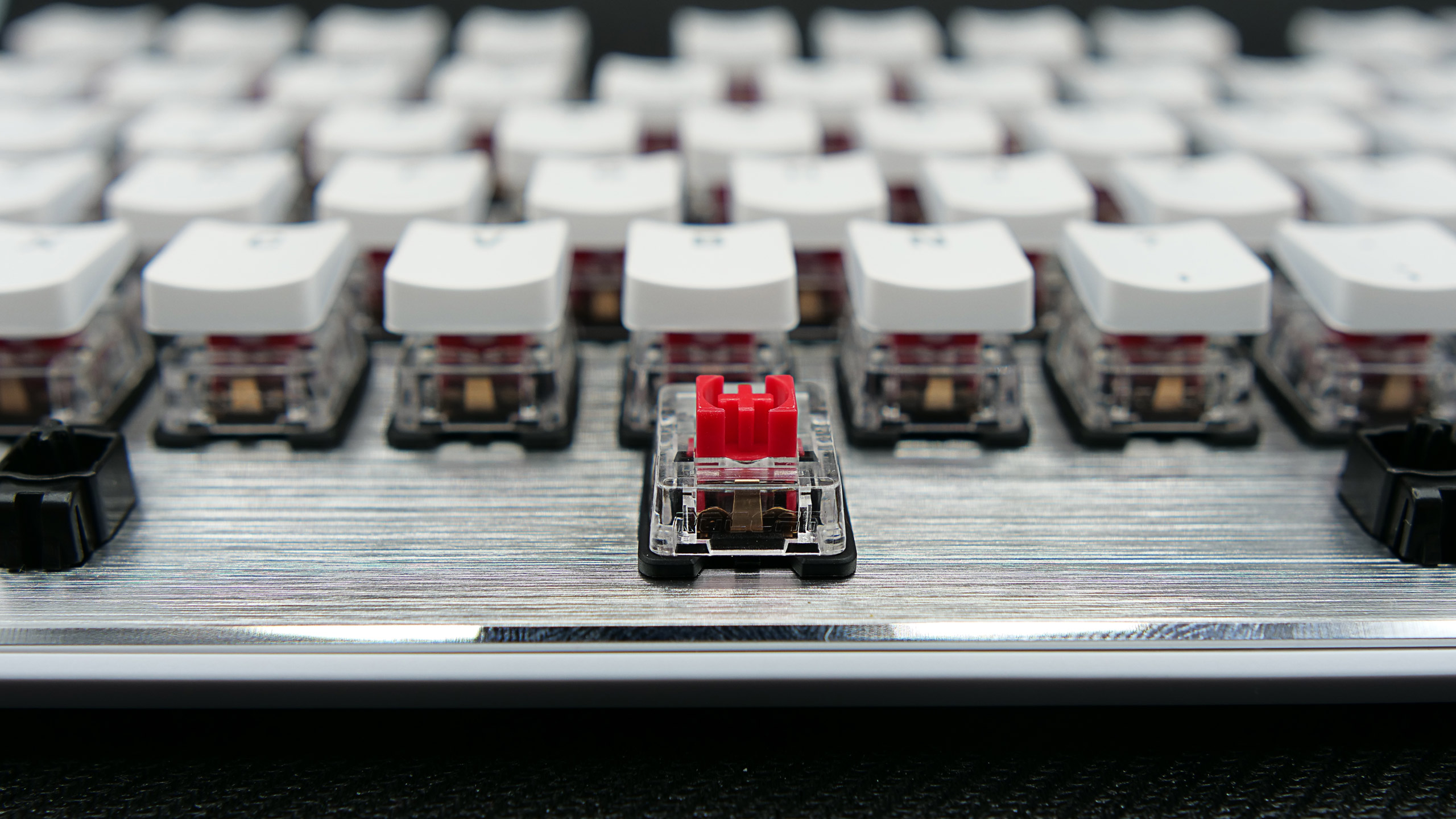 Test Roccat Vulcan Tkl Pro White : Explosif 13 Roccat Vulcan Tkl Pro Emballage Zoom Switch Red