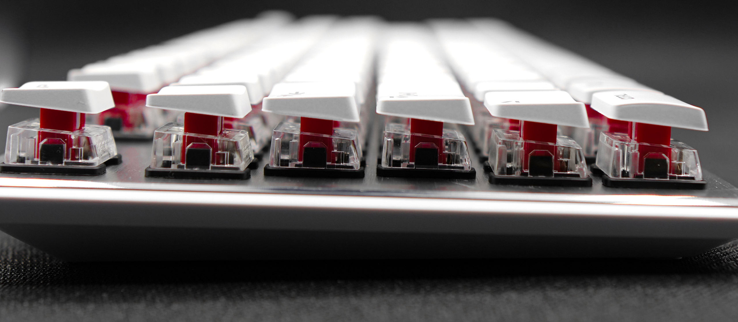 Test Roccat Vulcan Tkl Pro White : Explosif 3 Roccat Vulcan Tkl Pro Emballage Zoom Switches