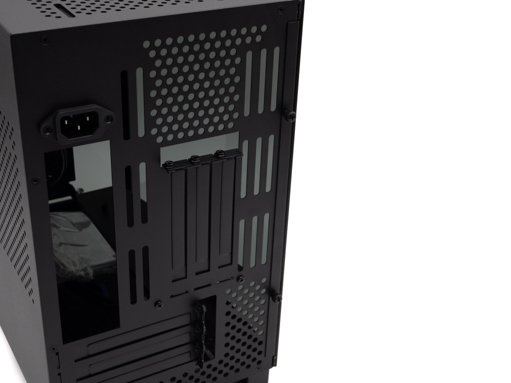 Test Raijintek Paean Mini : Boîtier SFF, vraiment ? 4 Raijintek Paean Mini 13