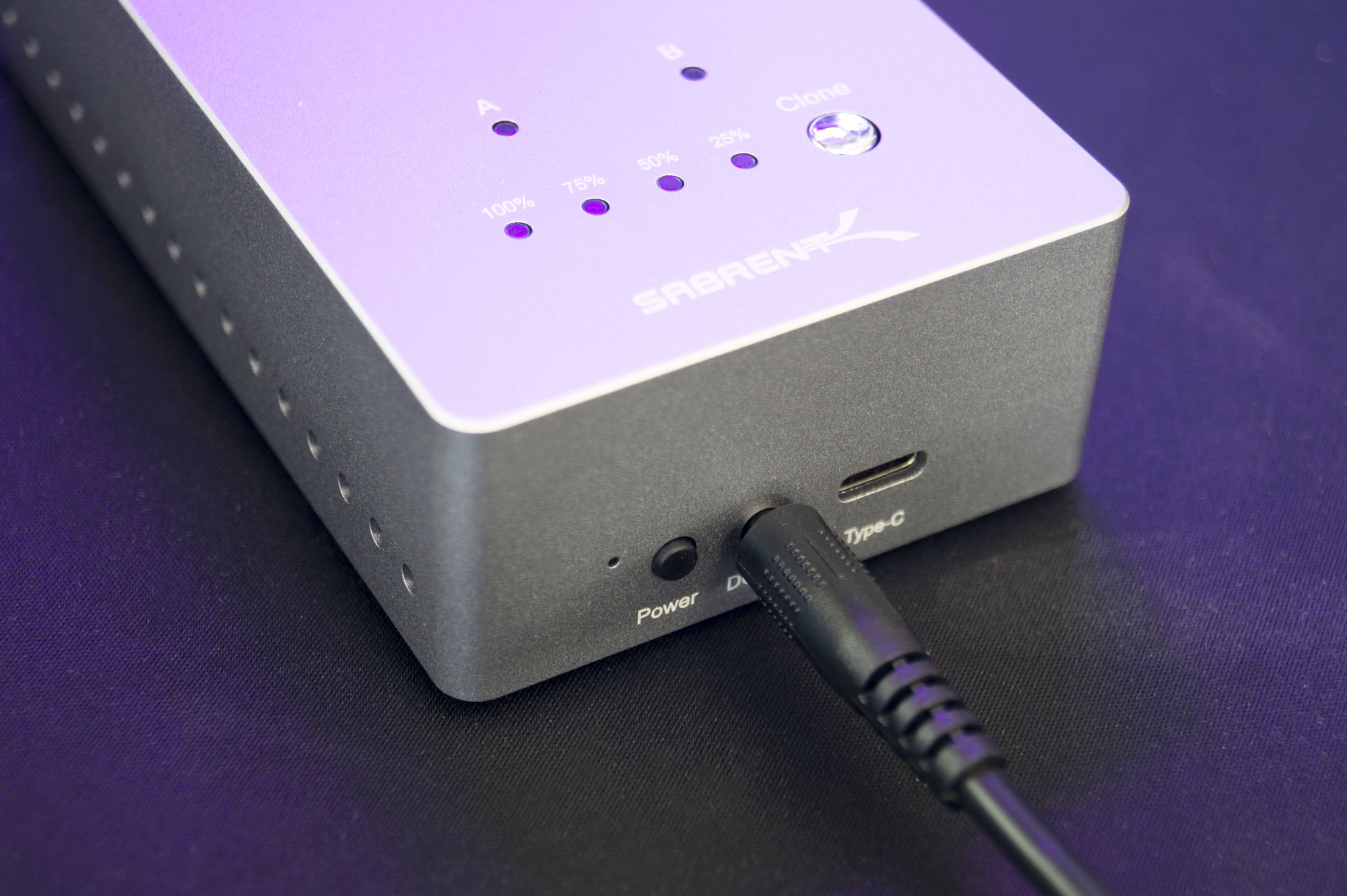 Test de la station de clonage de SSD de Sabrent EC-SSD2 2 Sabrent Tool Free Usb Type C Dual Docking Station 032