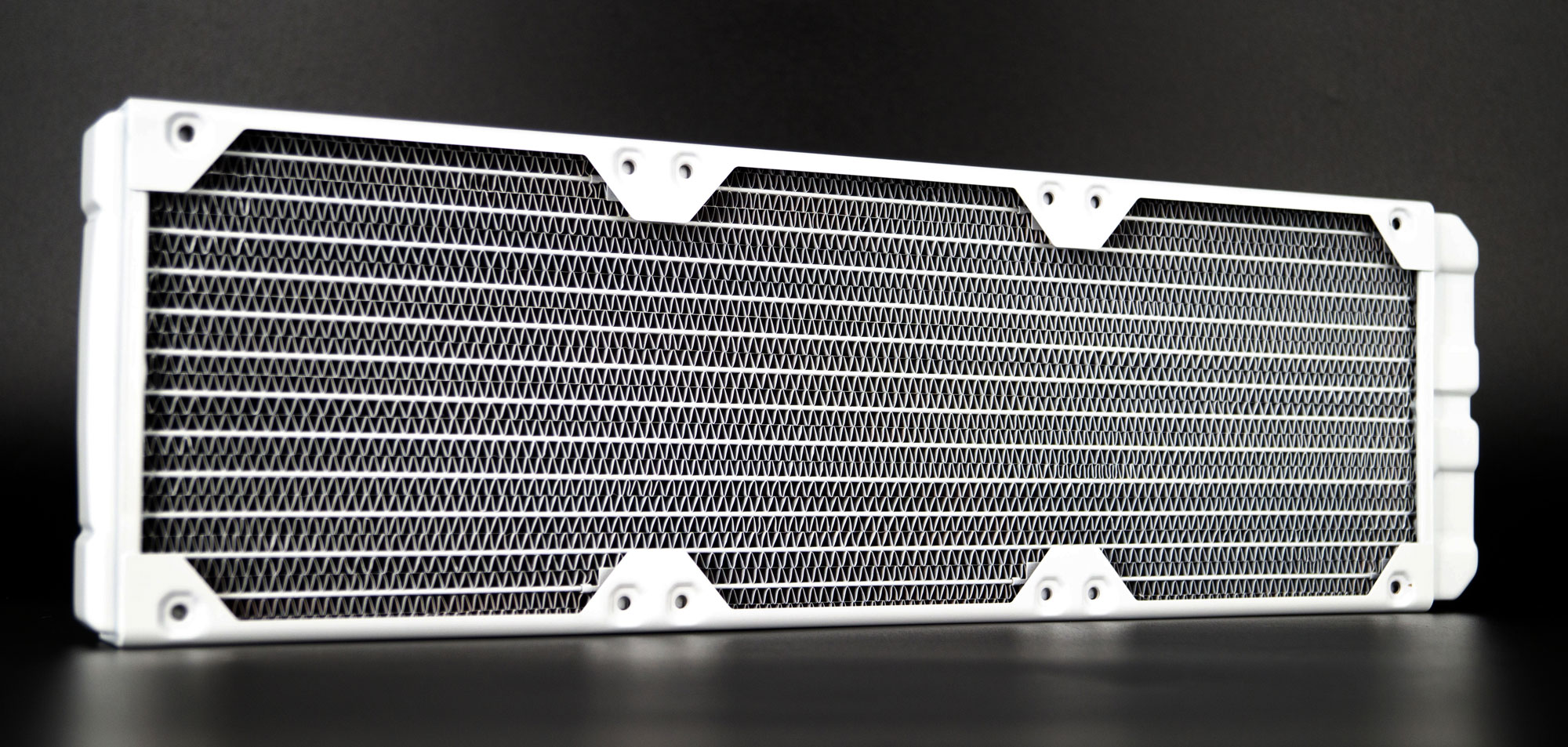 Test CORSAIR XH305i RGB PRO : un kit watercooling custom beau et efficace 30 Xh305i Rgb Pro Radiateur Xr5 360 006