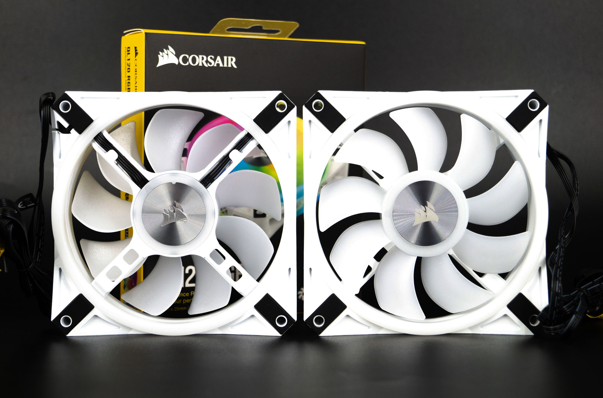 Test CORSAIR XH305i RGB PRO : un kit watercooling custom beau et efficace 43 Xh305i Rgb Pro Ventilateurs Ql 120 Rgb 004