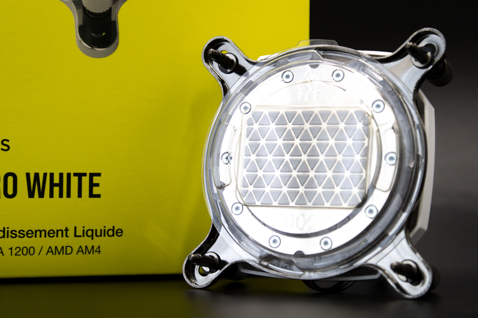 Test CORSAIR XH305i RGB PRO : un kit watercooling custom beau et efficace 8 Xh305i Rgb Pro Waterblock Xc7 Rgb Pro 008