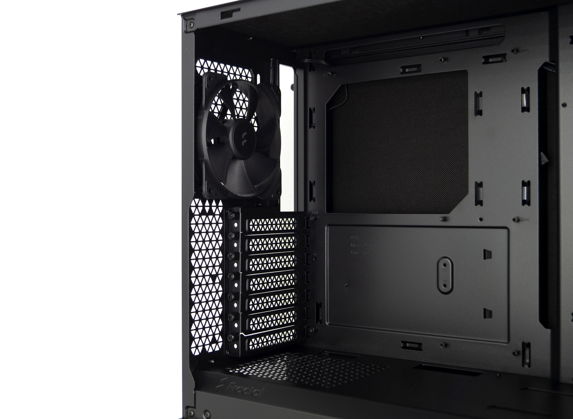 Test du boîtier FRACTAL Pop Silent : appréciez le silence ! 15 Fractal Pop Silent 029
