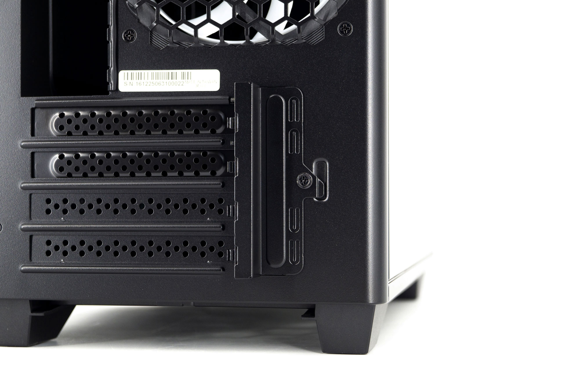 Test du boîtier micro-ATX InWin A3 6 Inwin A3 014