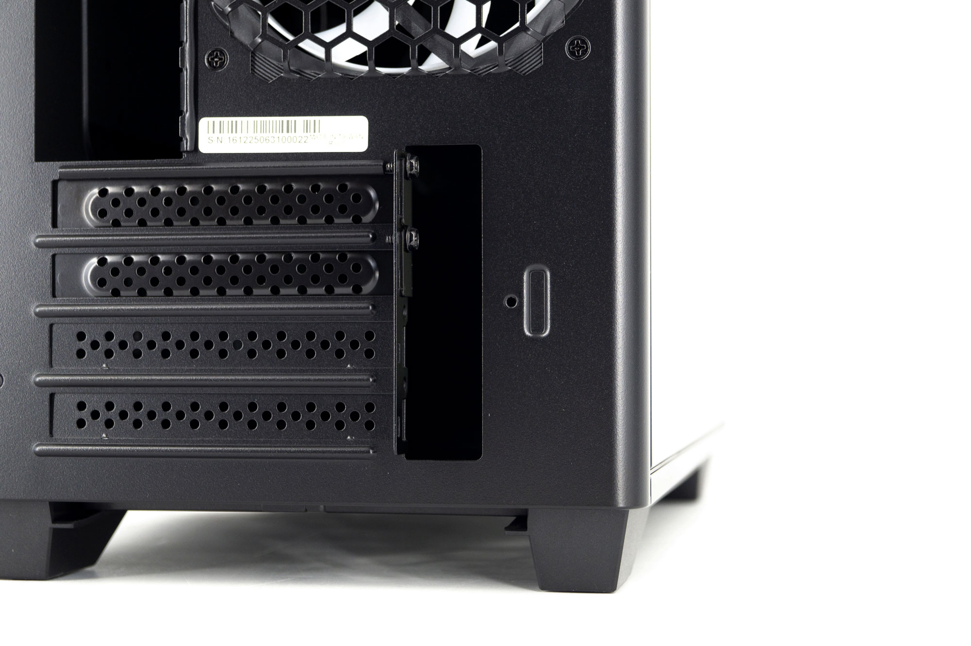 Test du boîtier micro-ATX InWin A3 7 Inwin A3 015