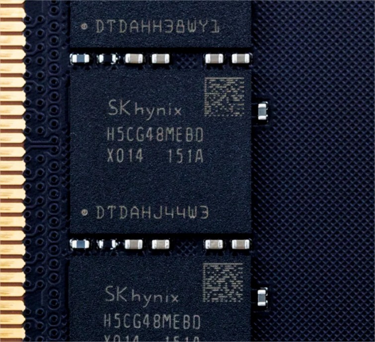 Test Sabrent Rocket DDR5 4800 MHz : Overclocking à 6600 MHz et plus si affinités ? 8 Rocket Ddr5 Pcb Puce Hynix