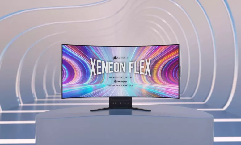 XENEON FLEX : L'écran Corsair qui se plie à toutes les exigences ! 1 Flex Hero 1 jpg webp