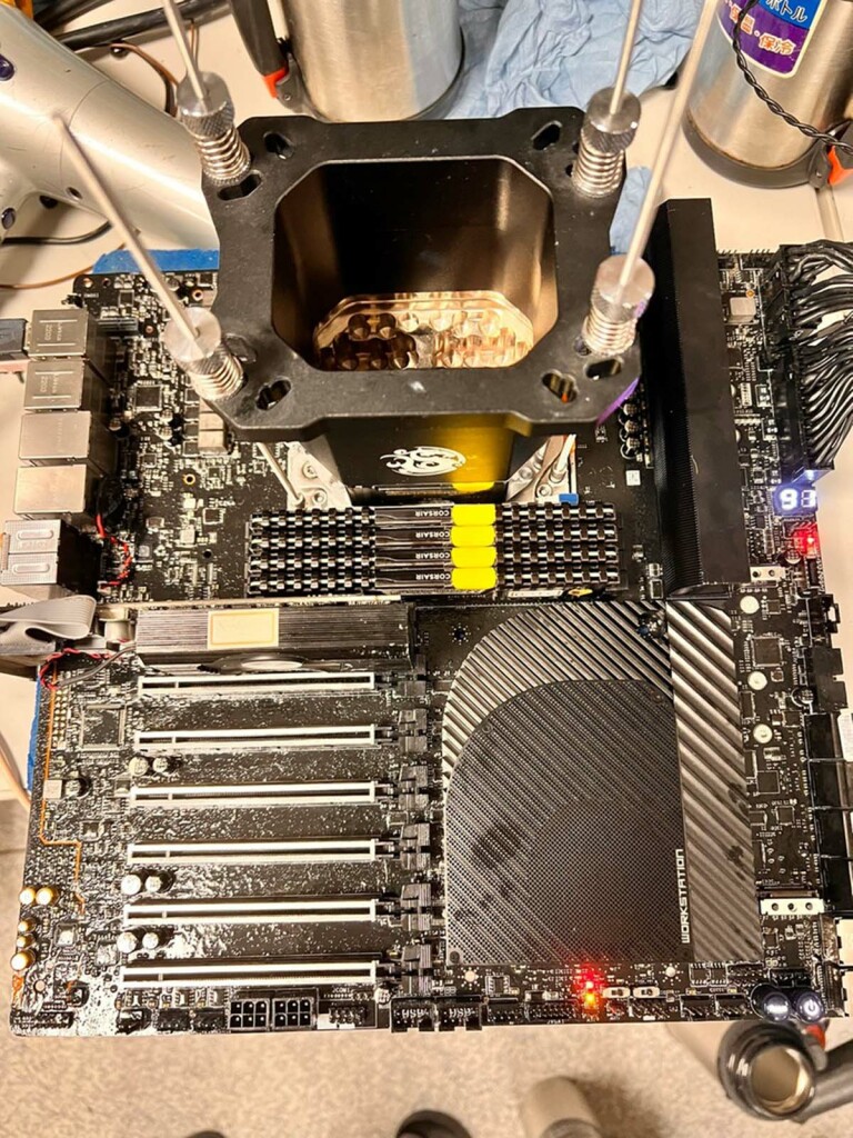 116142 points sous Cinebench pour le Threadripper PRO 5995WX 3 Carte mère MSI WS WRX80