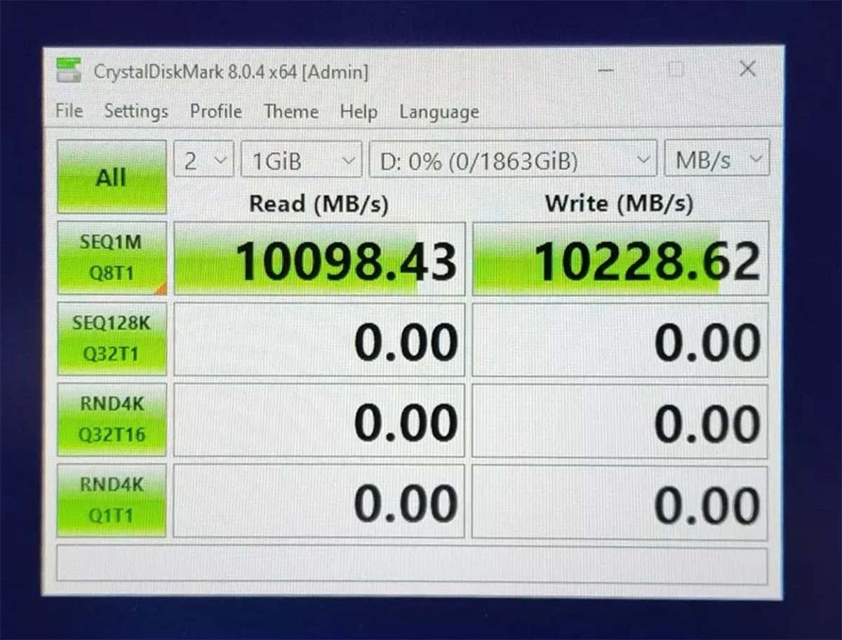 Démo Phison avec AMD Ryzen 7000 et SSD Phison PCIe 5.0 3 CrystalDiskMark AMD Ryzen 7000 avec SSD Gen 5 Phison E26