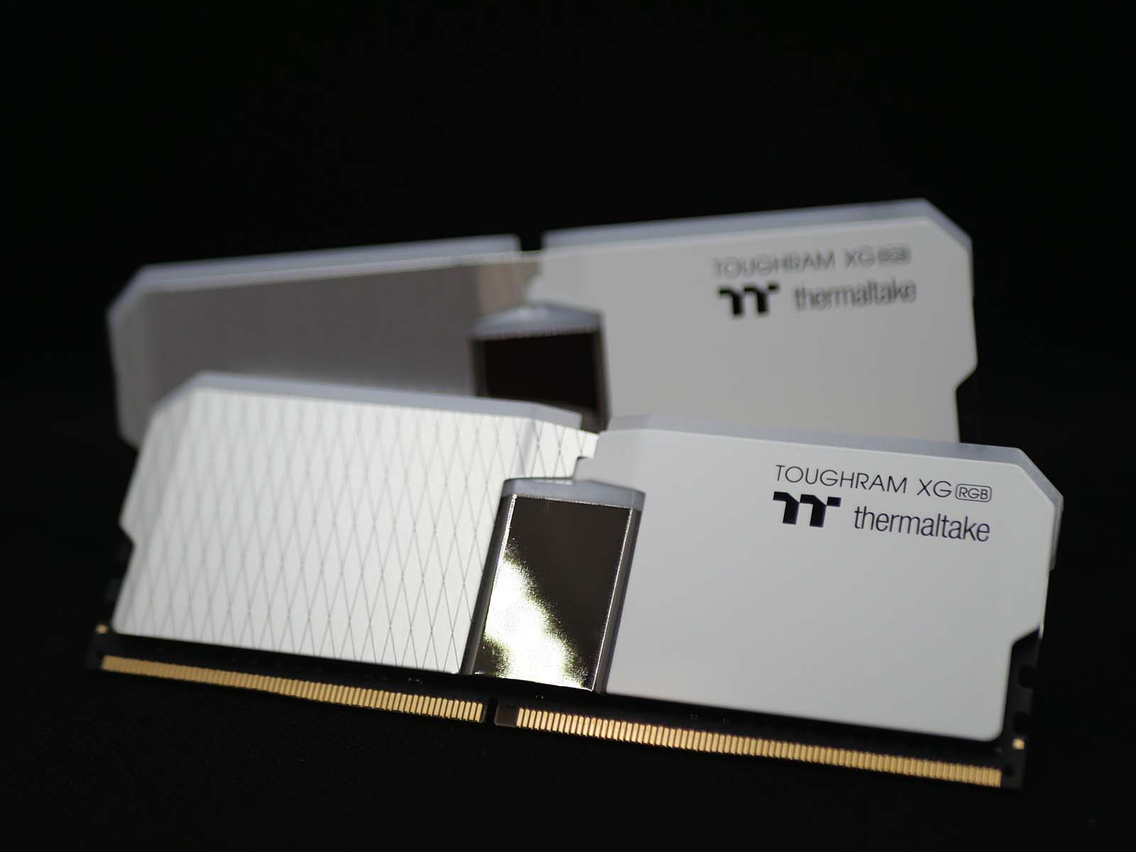 Test : Thermaltake TOUGHRAM XG RGB 2×16 Go 3600 MHz White 2 Thermaltake TOUGHRAM XG RGB