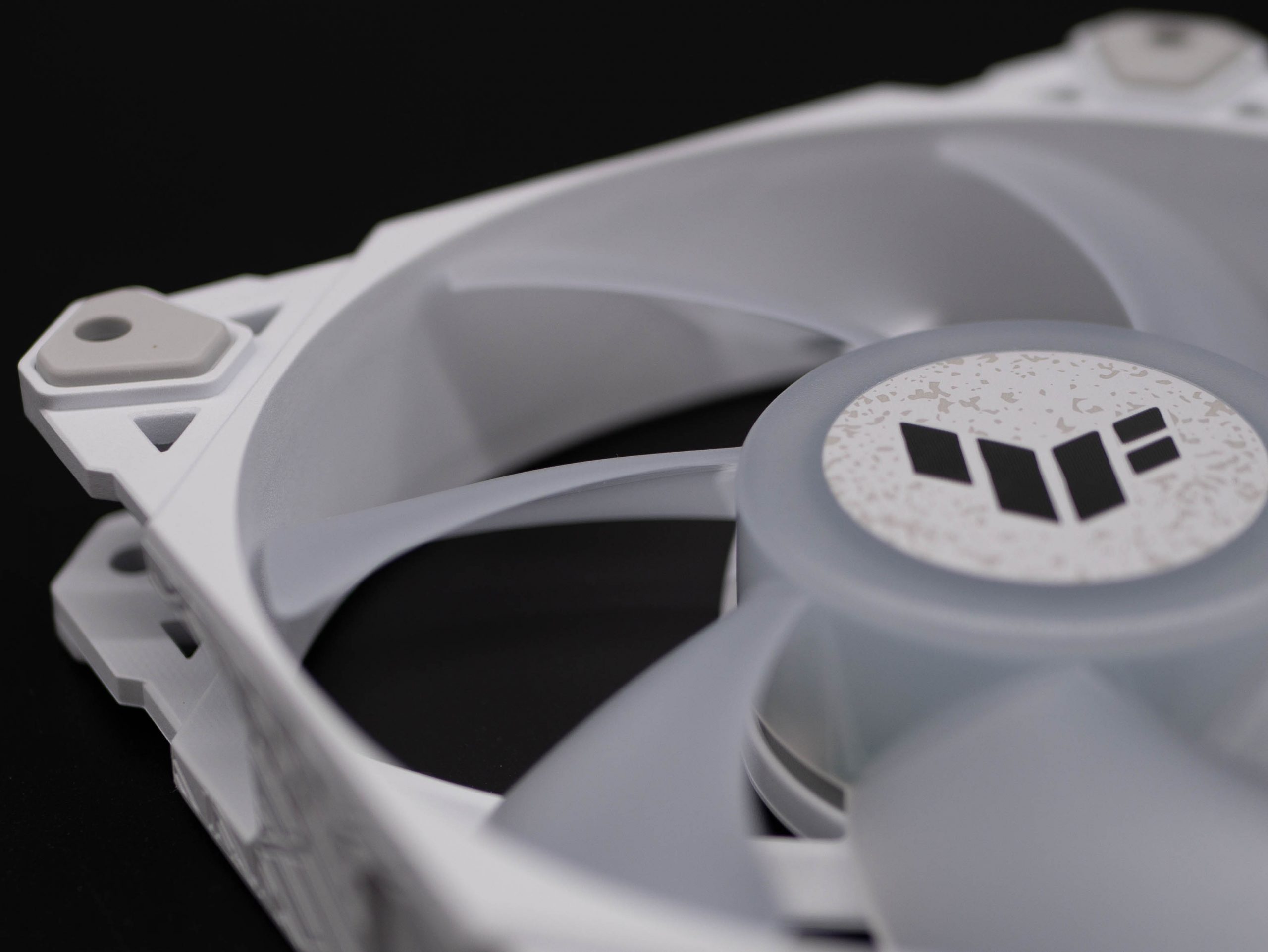 Test ventilateur Asus TUF TF120 ARGB 6 Asus Tuf Tf120 Argb 24