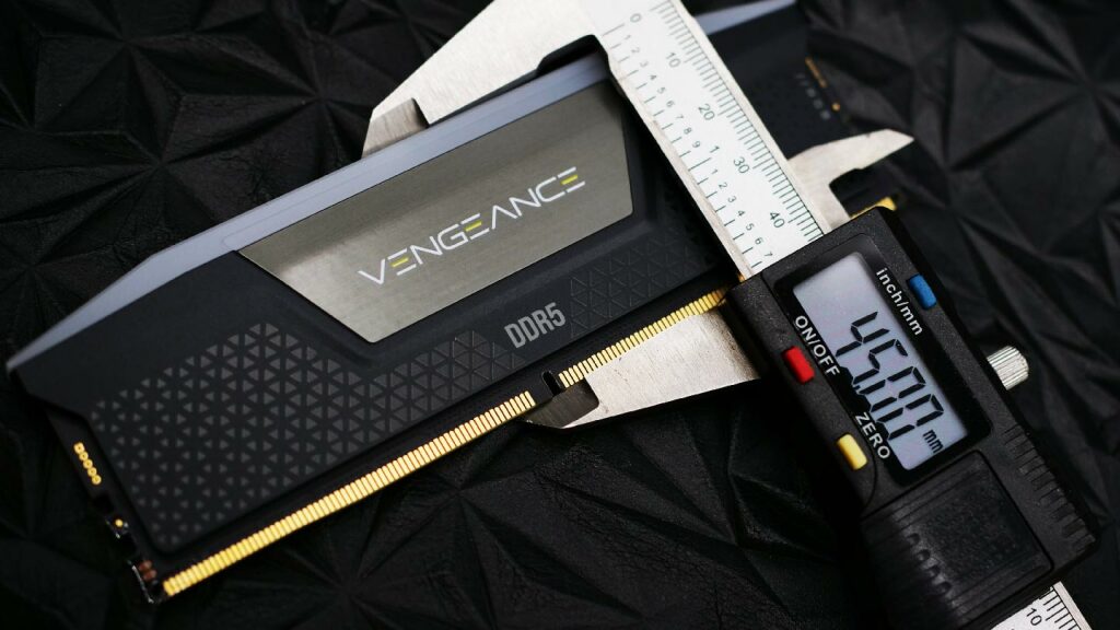 Test CORSAIR VENGEANCE RGB DDR5 5600 MHZ 6 Corsair Vengeance Rgb Ddr 5 Barette Mesure Hauteur 45 Mm