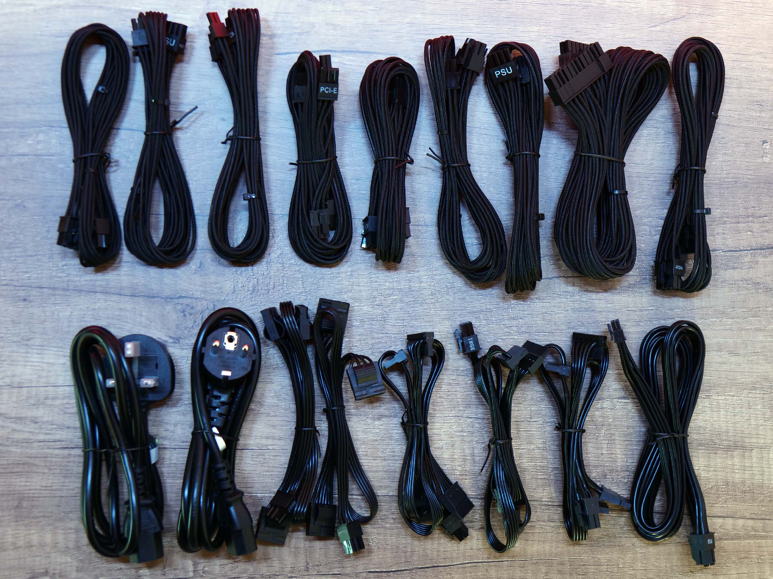 Présentation : Asus ROG Thor 1000W Platinum II 9 Rog Thor P2 1000 Cables