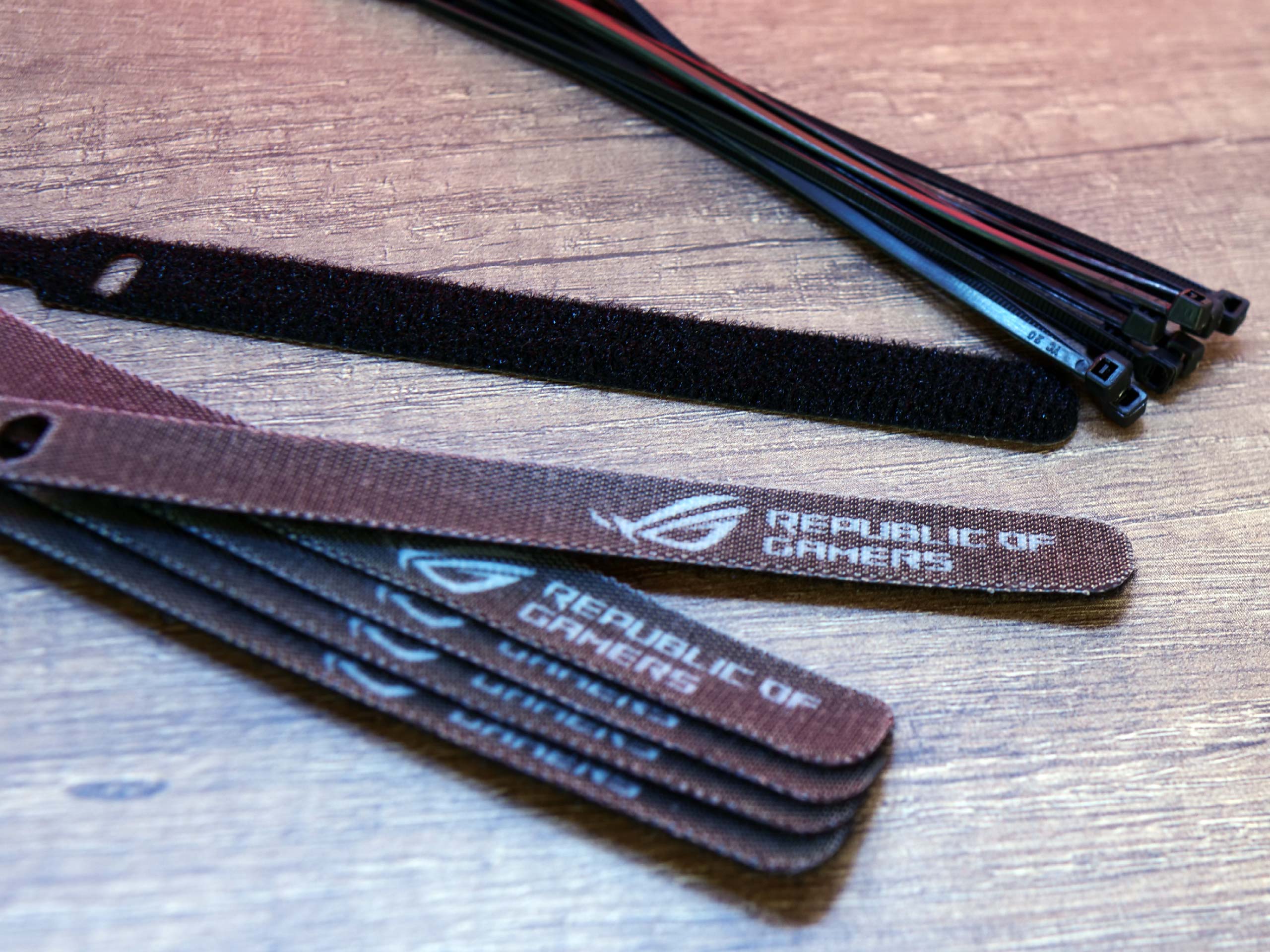 Présentation : Asus ROG Thor 1000W Platinum II 7 Rog Thor P2 1000 Serres Cables