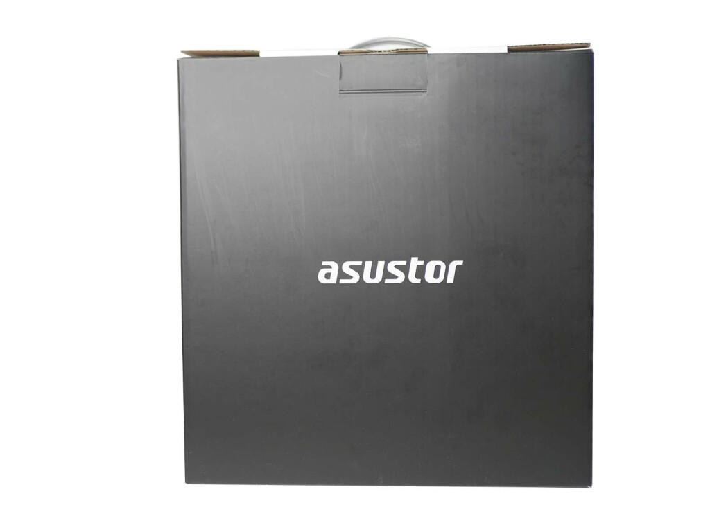 Test : NAS Asustor Lockerstor 2 Gen2 AS6702T 5 Test Nas Asustor Lockerstor 2 Gen2 Boite Back
