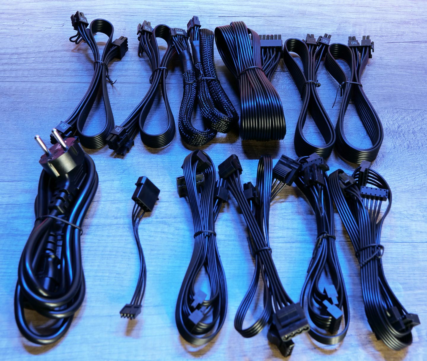 Thermaltake Toughpower Gf3 1200 W Cables