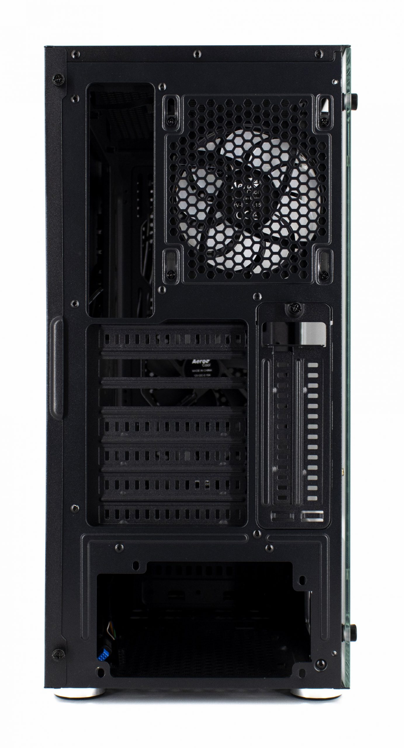 Test du boîtier AEROCOOL Skribble : pour réveiller l'artiste qui est en vous 5 Aerocool Skribble 058