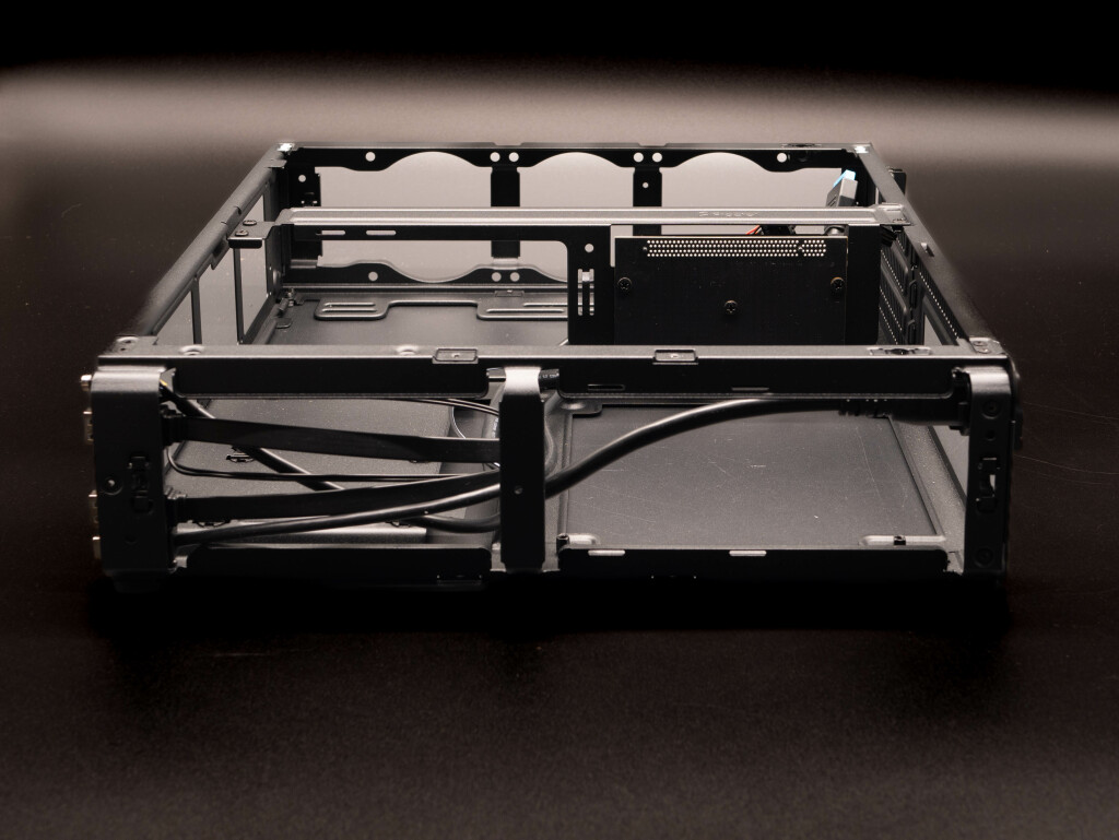 Fractal Design Ridge : Test complet du boîtier SFF élégant et performant 39 Fractal Design Ridge 37