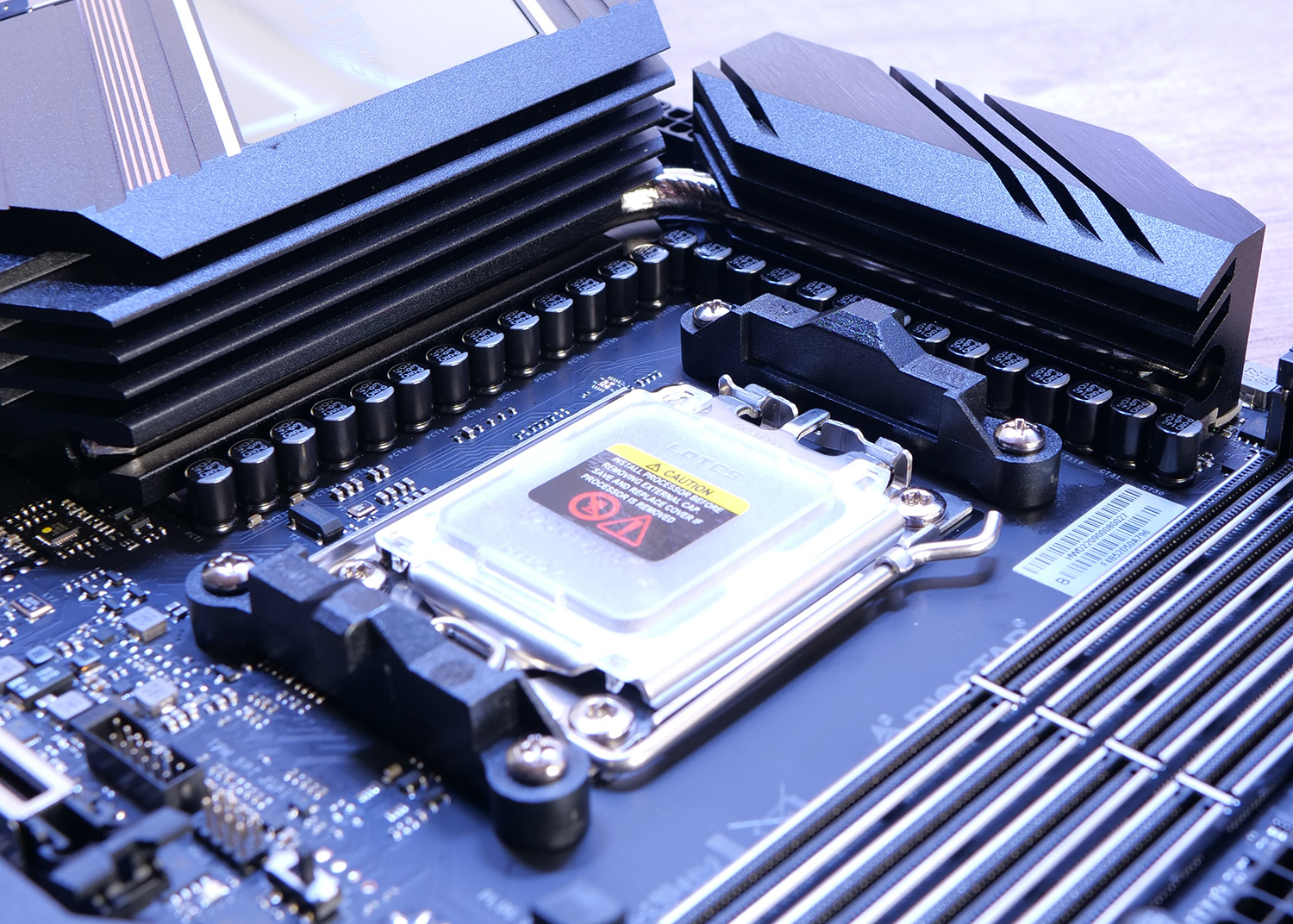 Test BIOSTAR X670E VALKYRIE : Le haut de gamme accessible 4 Biostar X 670 E Valkyrie Detail 6