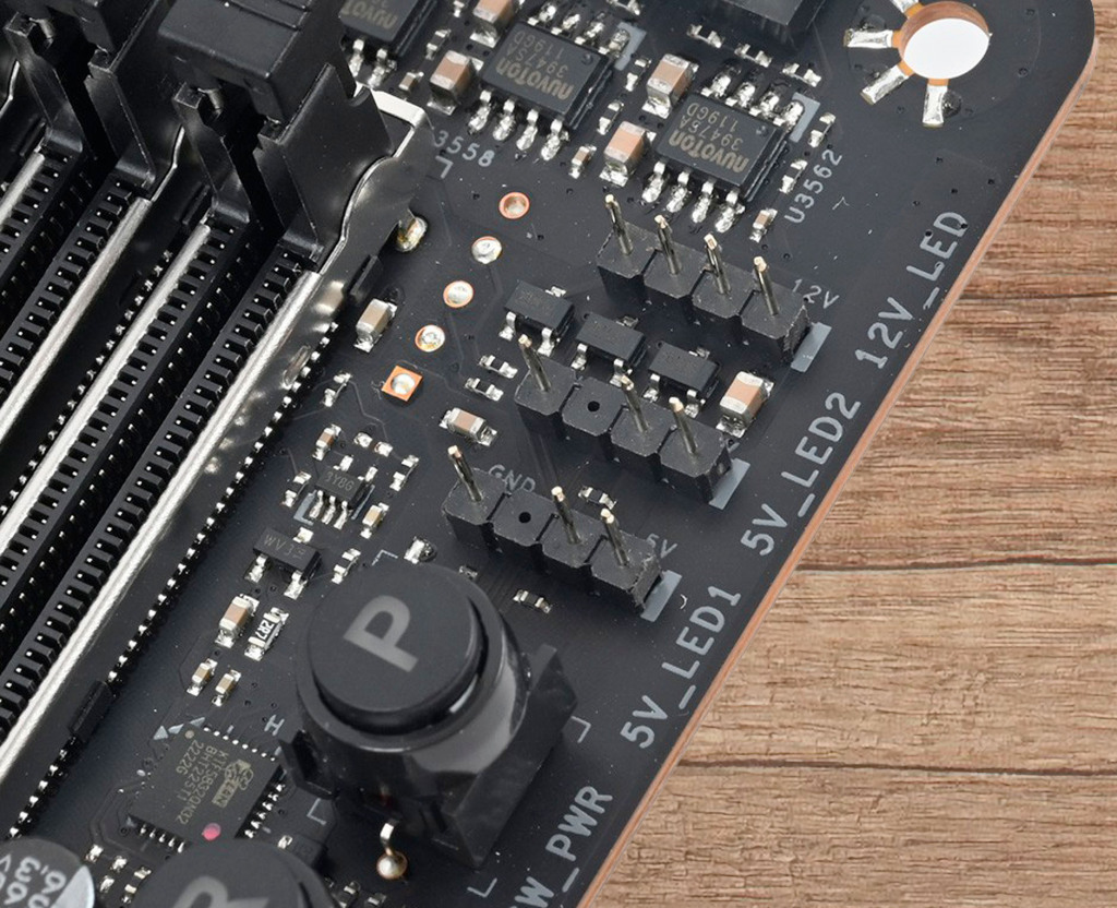Test BIOSTAR X670E VALKYRIE : Le haut de gamme accessible 11 Biostar X 670 E Valkyrie Rgb Headers 1