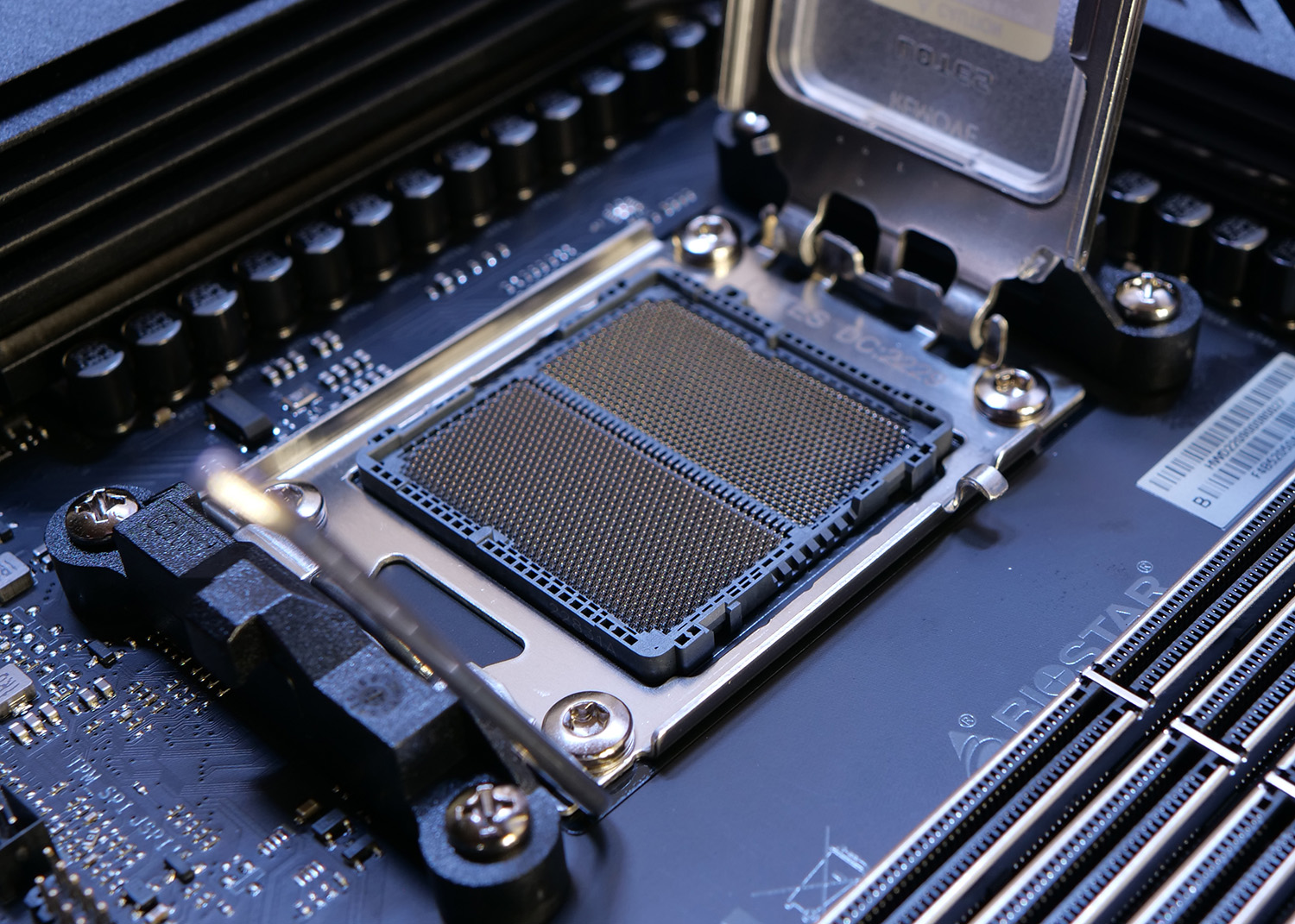 Test BIOSTAR X670E VALKYRIE : Le haut de gamme accessible 5 Biostar X 670 E Valkyrie Socket