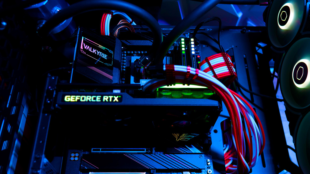Test BIOSTAR X670E VALKYRIE : Le haut de gamme accessible 2 Config Test Valkyrie