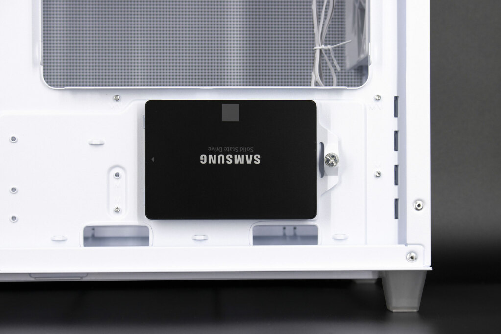 ASUS Prime AP201 : un boîtier Micro-ATX sobre et très efficace 9 Asus Prime Ap201 028