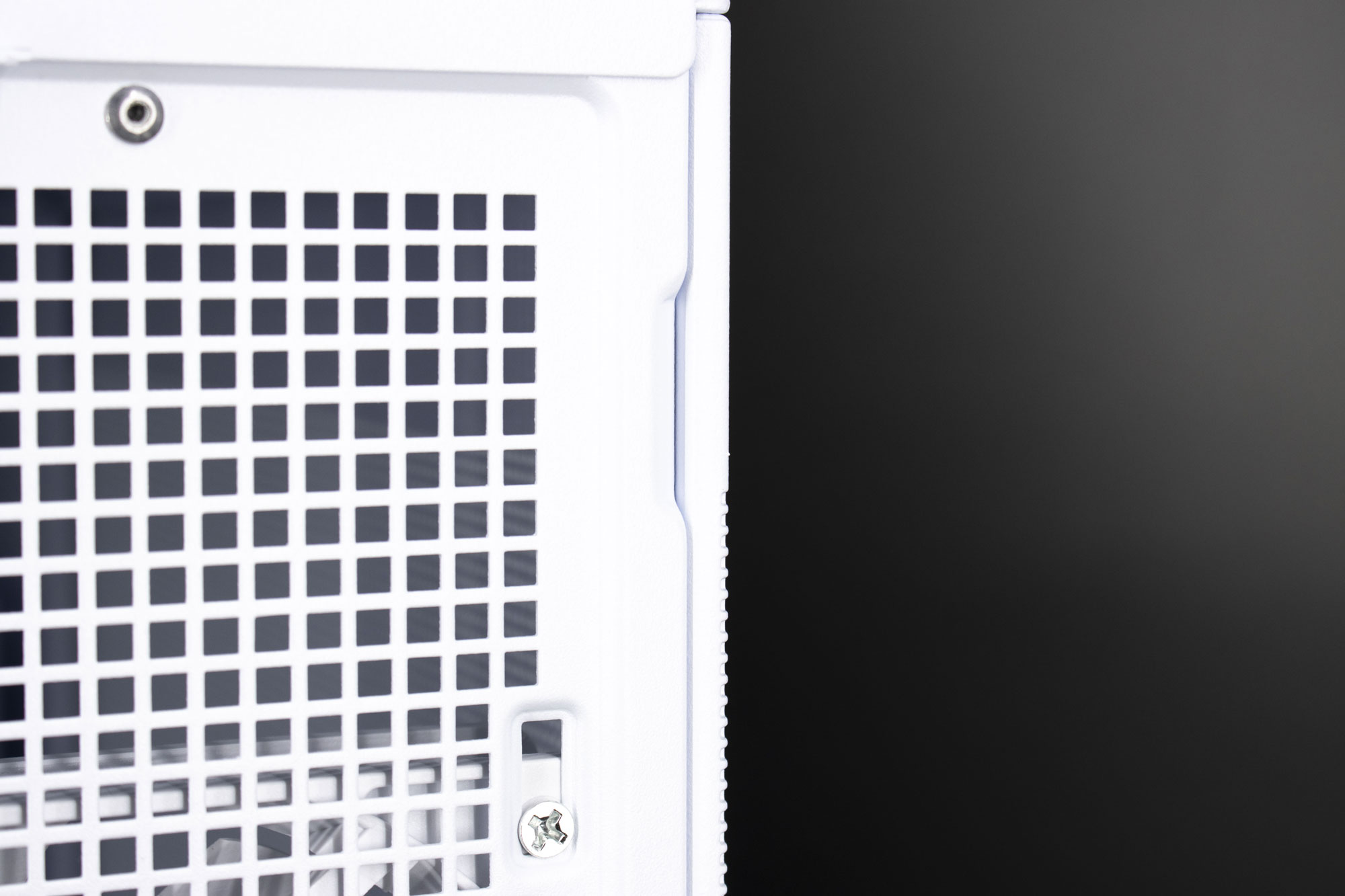 ASUS Prime AP201 : un boîtier Micro-ATX sobre et très efficace 3 Asus Prime Ap201 032