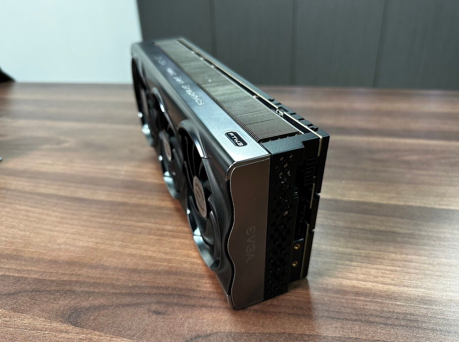 La EVGA RTX 4090 mise en vente pour une œuvre caritative 4 Evga Rtx 4090 (3)