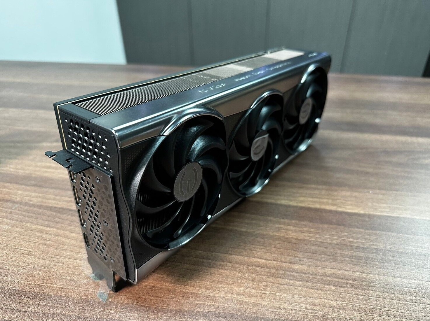 La EVGA RTX 4090 mise en vente pour une œuvre caritative 5 Evga Rtx 4090 (4)
