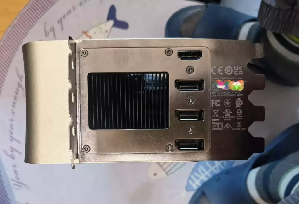 NVIDIA GeForce RTX 4090 Ti : une carte graphique inédite refait surface dans une poubelle 2 NVIDIA RTX 4090 Ti 1 scaled