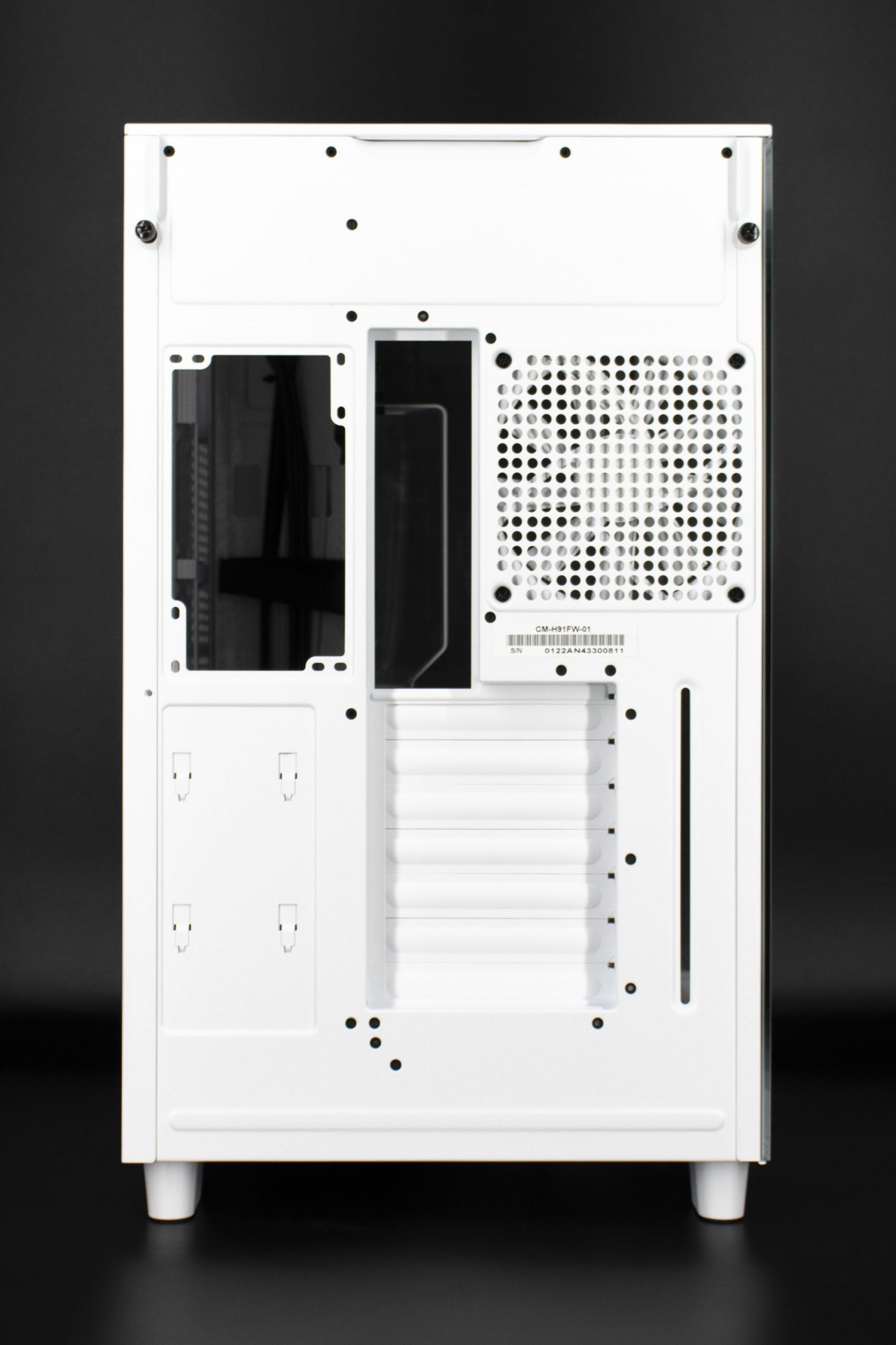 NZXT H9 Flow : un boîtier "aquarium" à prix contenu ? 6 Nzxt H9 Flow 013