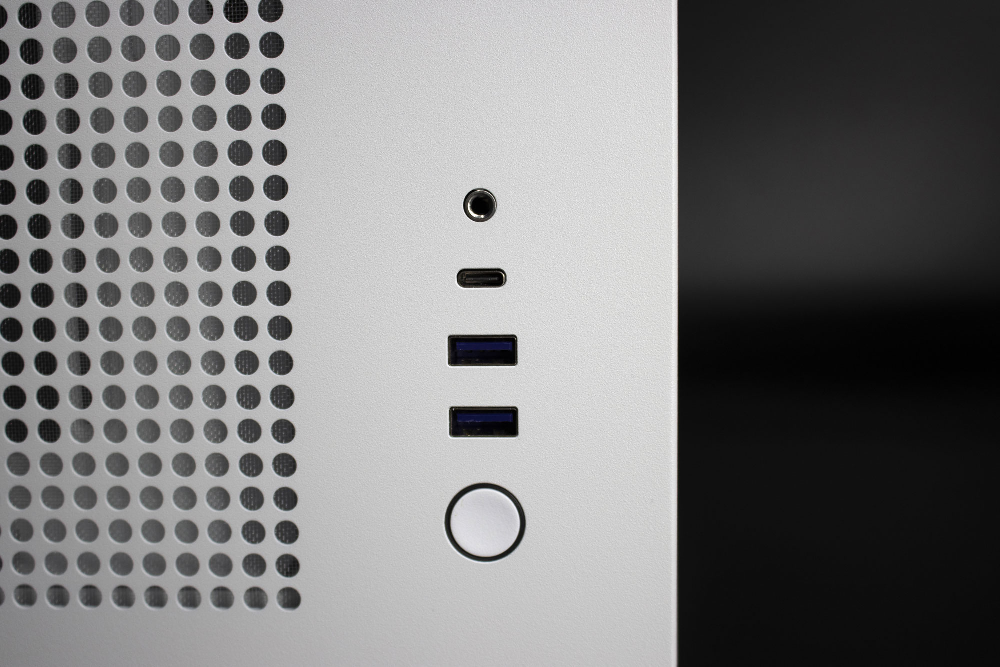 NZXT H9 Flow : un boîtier "aquarium" à prix contenu ? 16 Nzxt H9 Flow 023