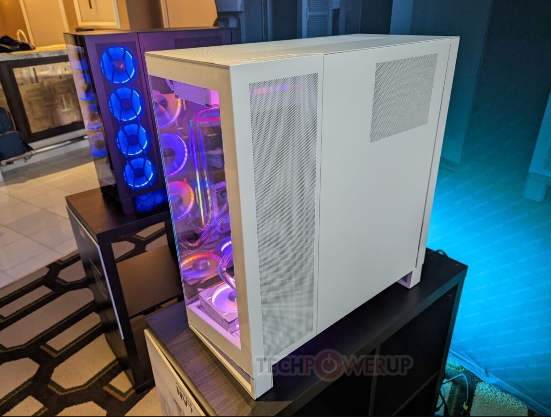 PHANTEKS NV7 : le boîtier de toutes les possibilités ? 4 Phanteks Nv7 3