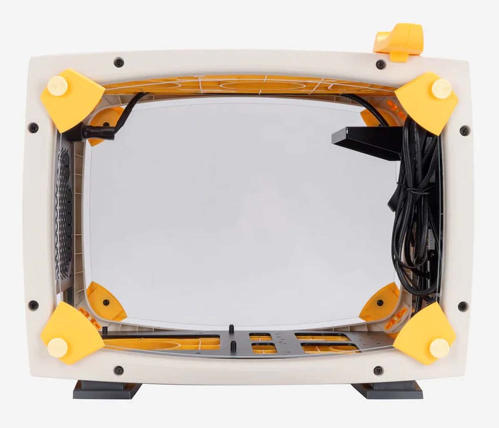InWin Case Monsters, idéal pour les jeunes DIYers 10 Boitier In Win Casemonsters Finnie 2