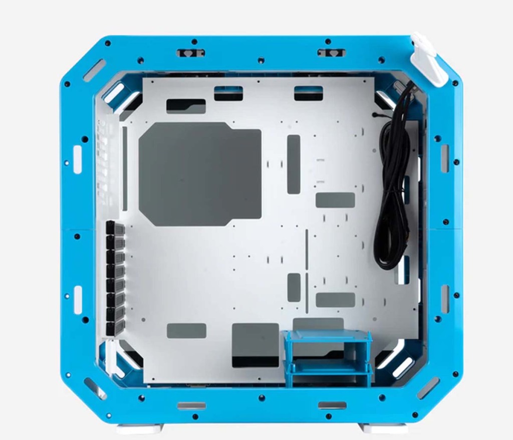 InWin Case Monsters, idéal pour les jeunes DIYers 5 Un intérieur épuré