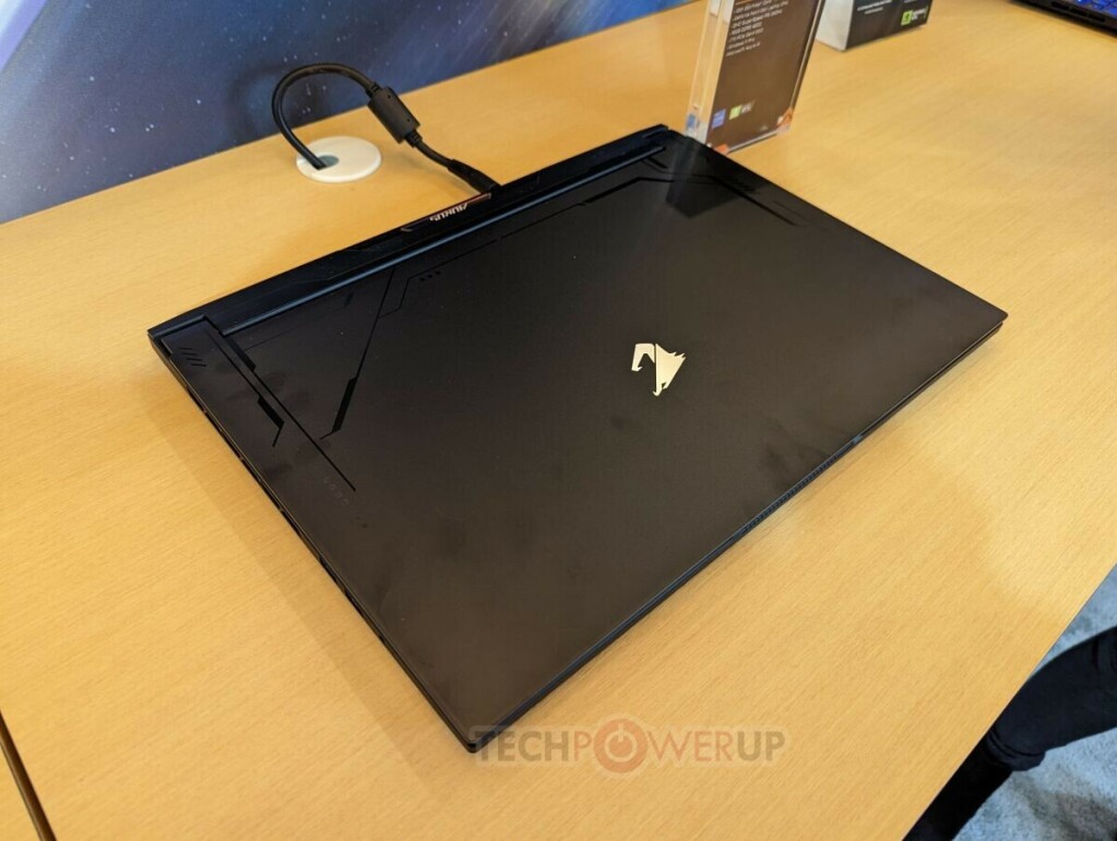 Laptops AORUS 15X/17X et Gigabyte AERO OLED 3 Laptop Aorus 17x 2