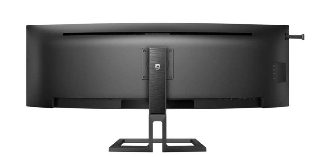 Sobre et efficace, avec un repose casque sur le côté