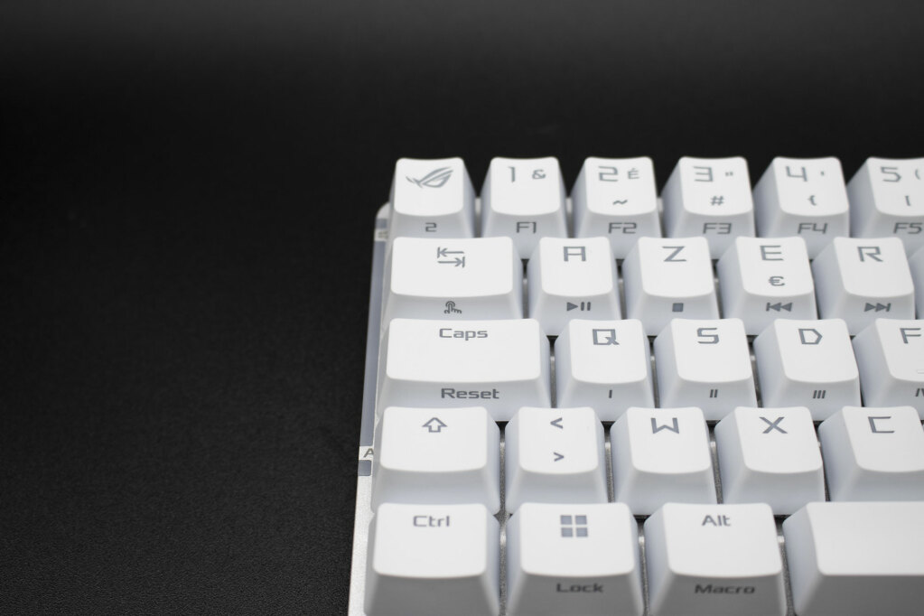 Test du clavier ASUS ROG Falchion Ace : 65% de bonheur 30 ASUS ROG Falchion Ace 037