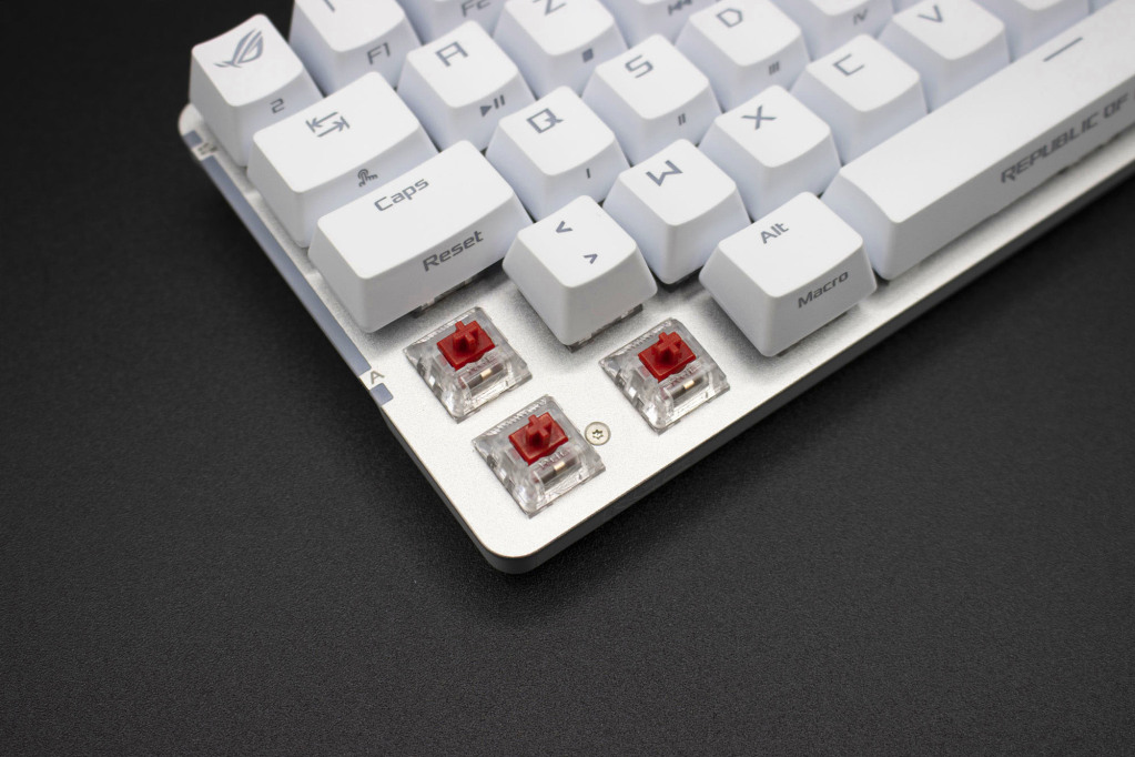 Test du clavier ASUS ROG Falchion Ace : 65% de bonheur 26 ASUS ROG Falchion Ace retouche 033