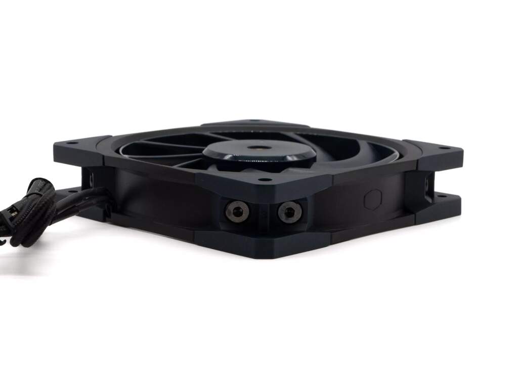 Cooler Master Mobius 120 OC 16